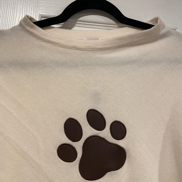 NWT Top It Off Cream Knit Pullover Poncho Shawl Brown Faux Leather Dog Cat Paw - Picture 2 of 9